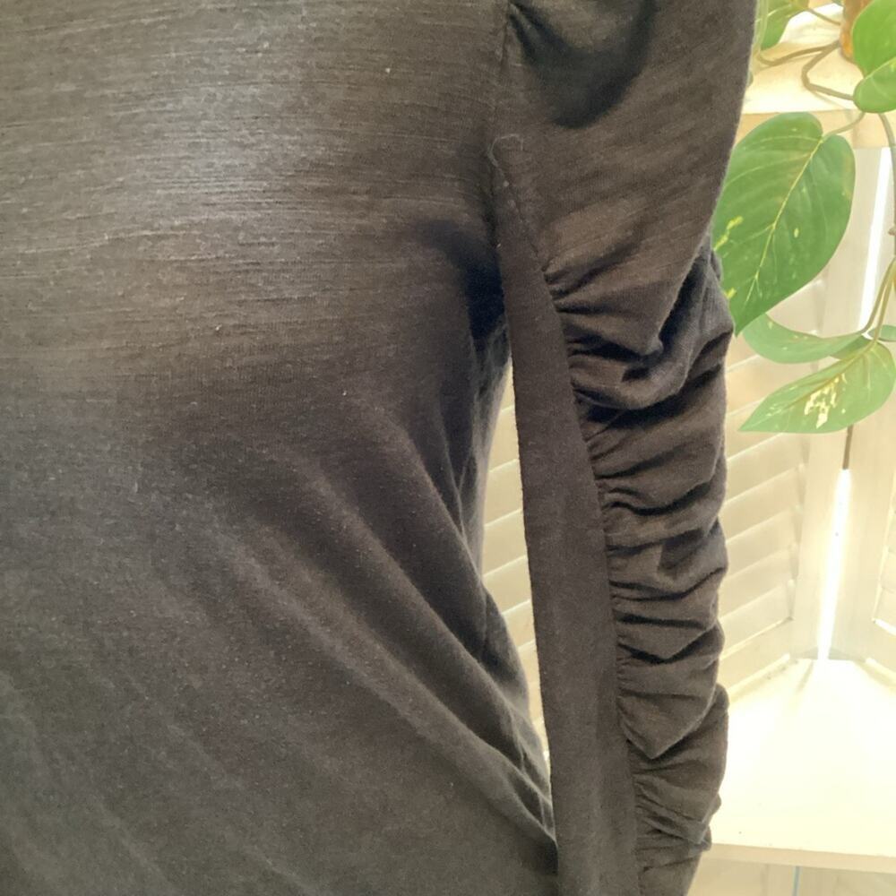 WE THE FREE SYNCHED SLEEVE BLACK LONG SLEEVE BLOUSE SIZE SMALL 1252 - Picture 2 of 9